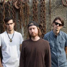 lespecial press photo chains