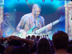 Oteil Burbridge at Citi Field - photo by Karen Nourse