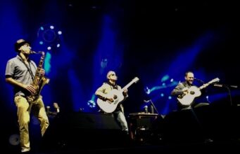 Ben Golder-Novick performs with Dave Matthews and Tim Reynolds